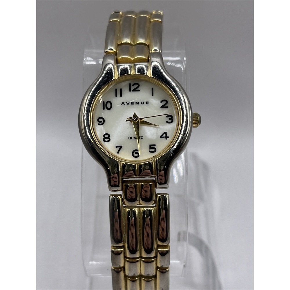 Avenue‎ Women's Quartz Watch Pearl Dial 26mm Case- New Battery